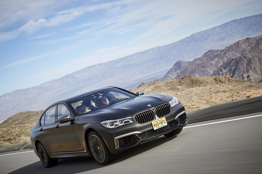  BMW M760i xDrive 2017 года  (NA) (фото 17 из 154)